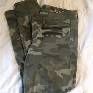 Gap Camo Skinny Jeans - size 29